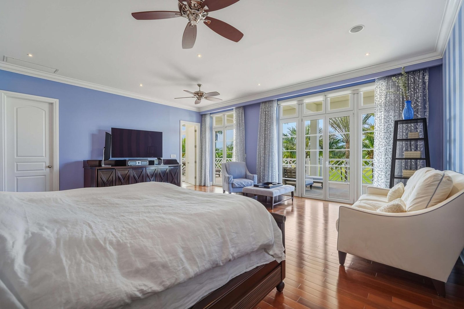 Living room at 32 ocean